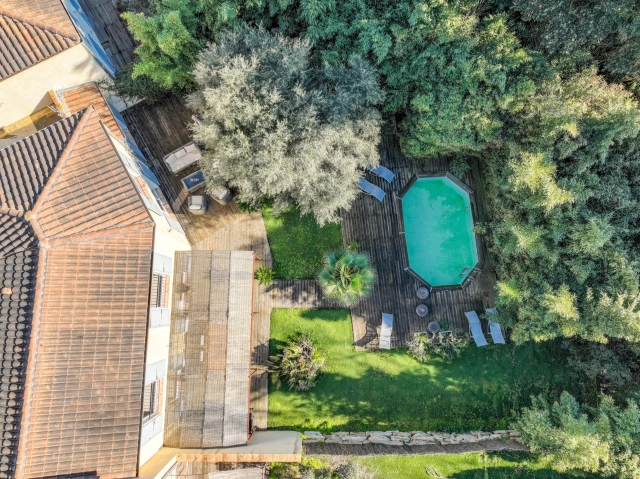 4 Bedroom(s) - 3 Bathroom(s) - 0 m² land for sale in Var, Provence-Alpes-Côte-d\'Azur, France - FrenchPropertyPortal.com Provence Coast (Cassis to Cavalaire) for sale for 1,298,000€ in Var, Provence-Alpes-Côte-d\'Azur