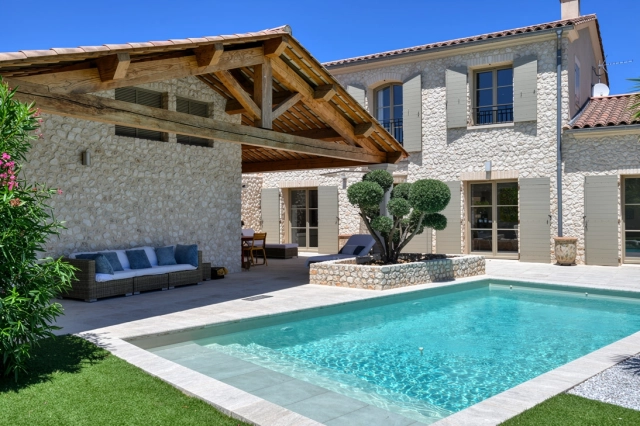 Uzes Area for sale for 998,400&euro; in Gard, Languedoc-Roussillon