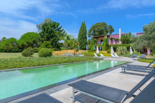 11 Bedroom(s) - 9 Bathroom(s) - 9,600m² land for sale in Var, Provence-Alpes-Côte-d\'Azur, France - FrenchPropertyPortal.com Provence Coast (Cassis to Cavalaire) for sale for 3,400,000€ in Var, Provence-Alpes-Côte-d\'Azur
