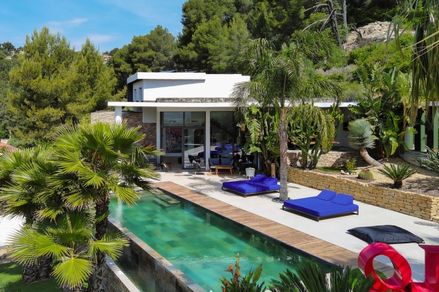 5 Bedroom(s) - 3 Bathroom(s) - 1,995m² land for sale in Var, Provence-Alpes-Côte-d\'Azur, France - FrenchPropertyPortal.com Provence Coast (Cassis to Cavalaire) for sale for 1,995,000€ in Var, Provence-Alpes-Côte-d\'Azur