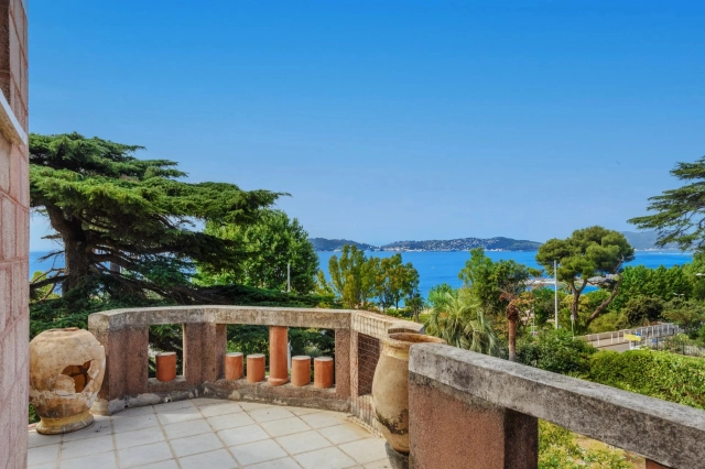 Provence Coast (Cassis to Cavalaire) for sale for 1,900,000&euro; in Var, Provence-Alpes-Côte-d\'Azur