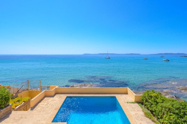 Provence Coast (Cassis to Cavalaire) for sale for 3,600,000&euro; in Var, Provence-Alpes-Côte-d\'Azur