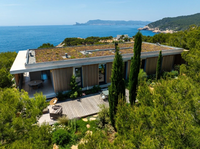 5 Bedroom(s) - 4 Bathroom(s) - 1,800m² land for sale in Var, Provence-Alpes-Côte-d\'Azur, France - FrenchPropertyPortal.com Provence Coast (Cassis to Cavalaire) for sale for 5,400,000€ in Var, Provence-Alpes-Côte-d\'Azur