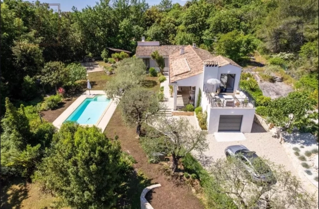 Vence, St. Paul Area for sale for 1,050,000&euro; in Alpes-Maritimes, Provence-Alpes-Côte-d'Azur
