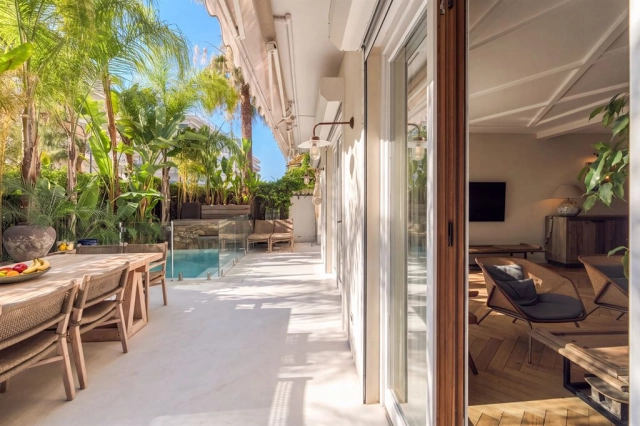 2 Bedroom(s) - 2 Bathroom(s) - 61m² land for sale in Alpes-Maritimes, Provence-Alpes-Côte-d'Azur, France - FrenchPropertyPortal.com Cannes Area for sale for 1,890,000€ in Alpes-Maritimes, Provence-Alpes-Côte-d'Azur