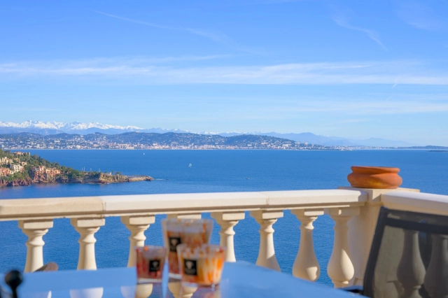 3 Bedroom(s) - 3 Bathroom(s) - 300m² land for sale in Alpes-Maritimes, Provence-Alpes-Côte-d'Azur, France - FrenchPropertyPortal.com Cannes Area for sale for 2,750,000€ in Alpes-Maritimes, Provence-Alpes-Côte-d'Azur