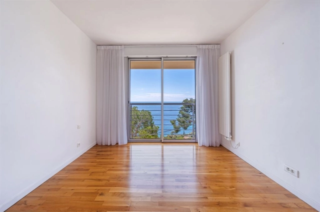 Villefranche, Cap Ferrat Area for sale for 1,390,000&euro; in Alpes-Maritimes, Provence-Alpes-Côte-d'Azur