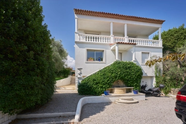 5 Bedroom(s) - 3 Bathroom(s) - 900m² land for sale in Alpes-Maritimes, Provence-Alpes-Côte-d'Azur, France - FrenchPropertyPortal.com Cannes Area for sale for 1,590,000€ in Alpes-Maritimes, Provence-Alpes-Côte-d'Azur