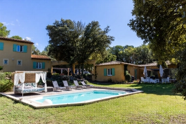 4 Bedroom(s) - 2 Bathroom(s) - 4,000m² land for sale in Bouches-du-Rhône, Provence-Alpes-Côte-d'Azur, France - FrenchPropertyPortal.com Aix en Provence Area for sale for 1,200,000€ in Bouches-du-Rhône, Provence-Alpes-Côte-d'Azur