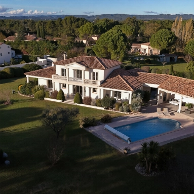 4 Bedroom(s) - 2 Bathroom(s) - 5,456m² land for sale in Bouches-du-Rhône, Provence-Alpes-Côte-d'Azur, France - FrenchPropertyPortal.com Aix en Provence Area for sale for 1,295,000€ in Bouches-du-Rhône, Provence-Alpes-Côte-d'Azur