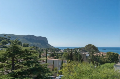 Provence Coast (Cassis to Cavalaire) for sale for 3,800,000&euro; in Calvados, Normandy