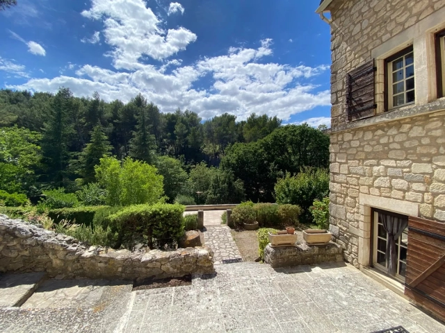 Alpilles (Saint Remy, Maussane, Arles) for sale for 990,000&euro; in Bouches-du-Rhône, Provence-Alpes-Côte-d'Azur