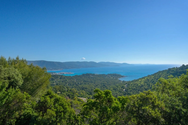 5 Bedroom(s) - 4 Bathroom(s) - 900m² land for sale in Var, Provence-Alpes-Côte-d\'Azur, France - FrenchPropertyPortal.com Provence Coast (Cassis to Cavalaire) for sale for 2,900,000€ in Var, Provence-Alpes-Côte-d\'Azur