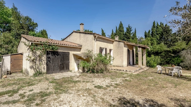 3 Bedroom(s) - 1 Bathroom(s) - 3,938m² land for sale in Bouches-du-Rhône, Provence-Alpes-Côte-d'Azur, France - FrenchPropertyPortal.com Alpilles (Saint Remy, Maussane, Arles) for sale for 690,000€ in Bouches-du-Rhône, Provence-Alpes-Côte-d'Azur