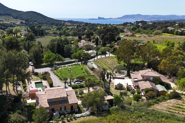 9 Bedroom(s) - 7 Bathroom(s) - 10,820m² land for sale in Var, Provence-Alpes-Côte-d\'Azur, France - FrenchPropertyPortal.com Provence Coast (Cassis to Cavalaire) for sale for 2,790,000€ in Var, Provence-Alpes-Côte-d\'Azur