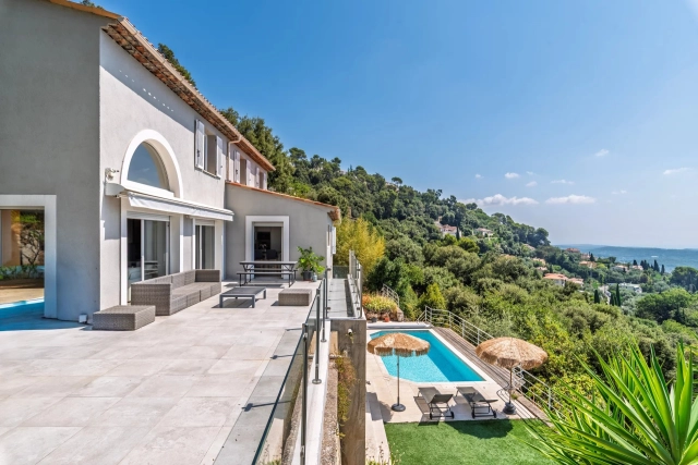 5 Bedroom(s) - 3 Bathroom(s) - 1,610m² land for sale in Alpes-Maritimes, Provence-Alpes-Côte-d'Azur, France - FrenchPropertyPortal.com Mougins, Valbonne, Grasse Area for sale for 1,295,000€ in Alpes-Maritimes, Provence-Alpes-Côte-d'Azur