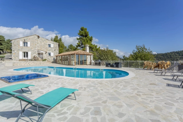 Nice area for sale for 5,850,000&euro; in Alpes-Maritimes, Provence-Alpes-Côte-d'Azur