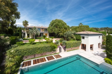 7 Bedroom(s) - 7 Bathroom(s) - 2,500m² land for sale in Alpes-Maritimes, Provence-Alpes-Côte-d'Azur, France - FrenchPropertyPortal.com Antibes Area for sale for 6,500,000€ in Alpes-Maritimes, Provence-Alpes-Côte-d'Azur
