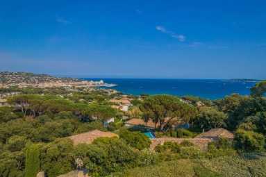 4 Bedroom(s) - 2 Bathroom(s) - 1,478m² land for sale in Var, Provence-Alpes-Côte-d\'Azur, France - FrenchPropertyPortal.com St Raphaël, Ste Maxime Area for sale for 2,900,000€ in Var, Provence-Alpes-Côte-d\'Azur