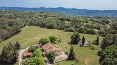 6 Bedroom(s) - 4 Bathroom(s) - 50,624m² land for sale in Var, Provence-Alpes-Côte-d\'Azur, France - FrenchPropertyPortal.com Var Countryside (Fayence, Lorgues, Cotignac) for sale for 1,995,000€ in Var, Provence-Alpes-Côte-d\'Azur