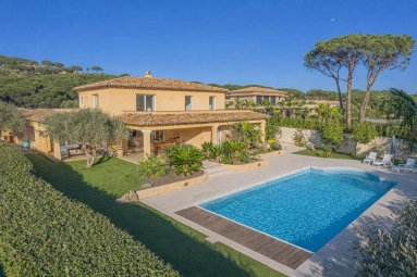 5 Bedroom(s) - 5 Bathroom(s) - 2,098m² land for sale in Var, Provence-Alpes-Côte-d\'Azur, France - FrenchPropertyPortal.com St Raphaël, Ste Maxime Area for sale for 2,700,000€ in Var, Provence-Alpes-Côte-d\'Azur