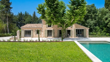 4 Bedroom(s) - 4 Bathroom(s) - 12,000m² land for sale in Bouches-du-Rhône, Provence-Alpes-Côte-d'Azur, France - FrenchPropertyPortal.com Alpilles (Saint Remy, Maussane, Arles) for sale for 1,890,000€ in Bouches-du-Rhône, Provence-Alpes-Côte-d'Azur
