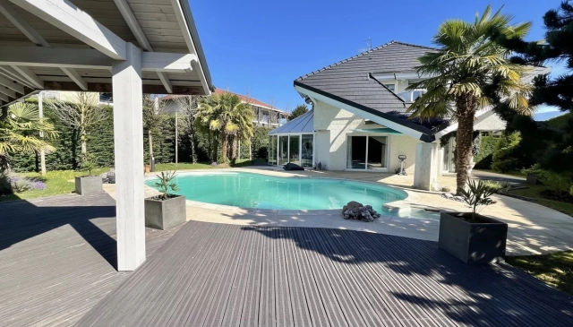 EVIAN / LAKE GENEVA for sale for 980,000&euro; in Haute-Savoie, Rhône-Alpes