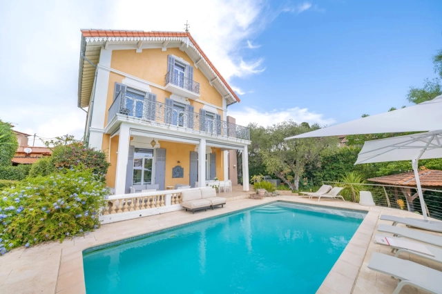 6 Bedroom(s) - 6 Bathroom(s) - 1,020m² land for sale in Alpes-Maritimes, Provence-Alpes-Côte-d'Azur, France - FrenchPropertyPortal.com Cannes Area for sale for 2,900,000€ in Alpes-Maritimes, Provence-Alpes-Côte-d'Azur