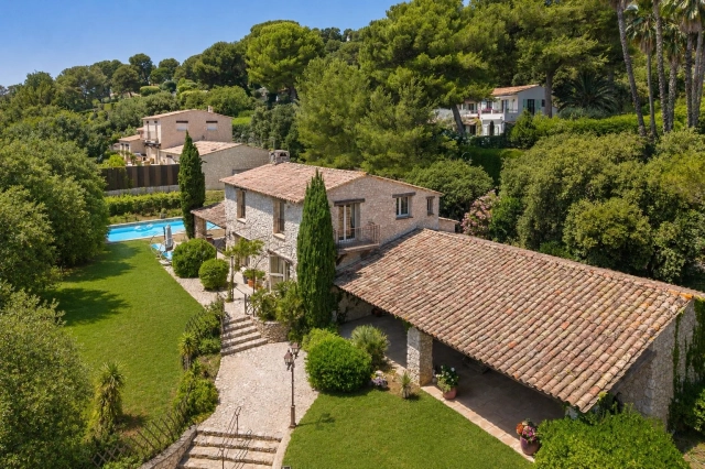 4 Bedroom(s) - 2 Bathroom(s) - 3,370m² land for sale in Alpes-Maritimes, Provence-Alpes-Côte-d'Azur, France - FrenchPropertyPortal.com Vence, St. Paul Area for sale for 2,490,000€ in Alpes-Maritimes, Provence-Alpes-Côte-d'Azur
