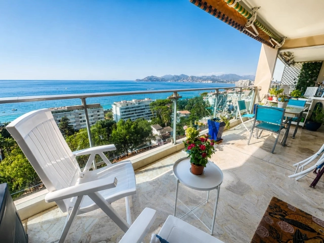 2 Bedroom(s) - 2 Bathroom(s) - 0 m² land for sale in Alpes-Maritimes, Provence-Alpes-Côte-d'Azur, France - FrenchPropertyPortal.com Cannes Area for sale for 1,090,000€ in Alpes-Maritimes, Provence-Alpes-Côte-d'Azur