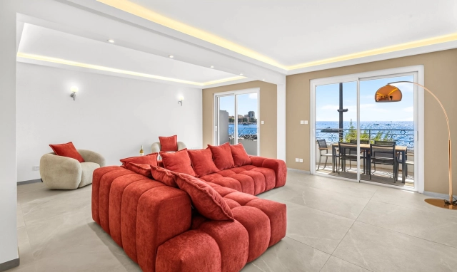 St Raphaël, Ste Maxime Area for sale for 1,499,000&euro; in Var, Provence-Alpes-Côte-d\'Azur