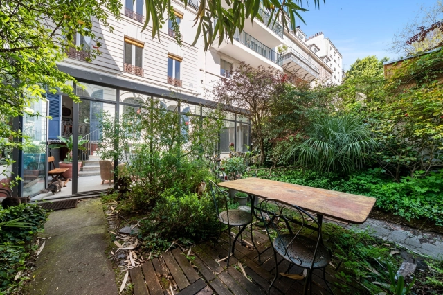 4 Bedroom(s) - 3 Bathroom(s) - 80m² land for sale in Paris, Ile-de-France, France - FrenchPropertyPortal.com Monceau - Montmartre (9th,17th, 18th) for sale for 1,900,000€ in Paris, Ile-de-France