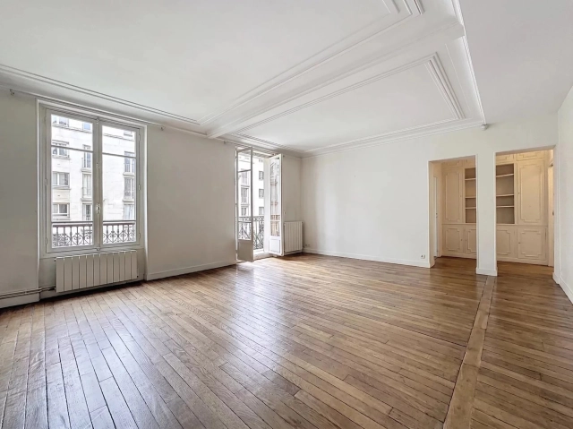 3 Bedroom(s) - 1 Bathroom(s) - 0 m² land for sale in Paris, Ile-de-France, France - FrenchPropertyPortal.com Golden Triangle - Trocadéro (8th - 16th) for sale for 1,496,000€ in Paris, Ile-de-France