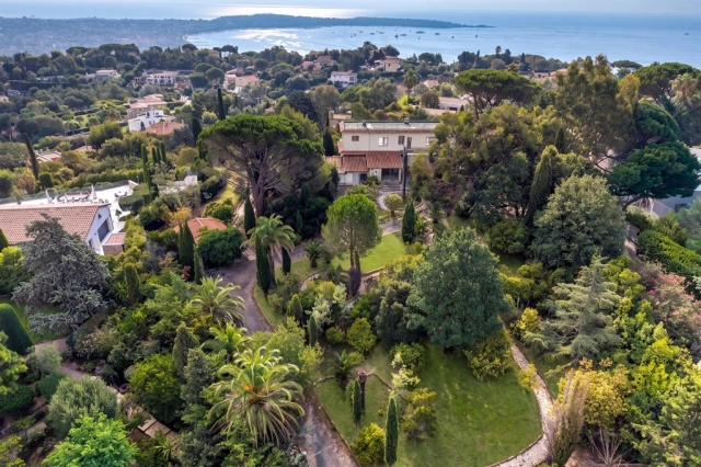 6,071m² land for sale in Alpes-Maritimes, Provence-Alpes-Côte-d'Azur, France - FrenchPropertyPortal.com Antibes Area for sale for 7,440,000€ in Alpes-Maritimes, Provence-Alpes-Côte-d'Azur