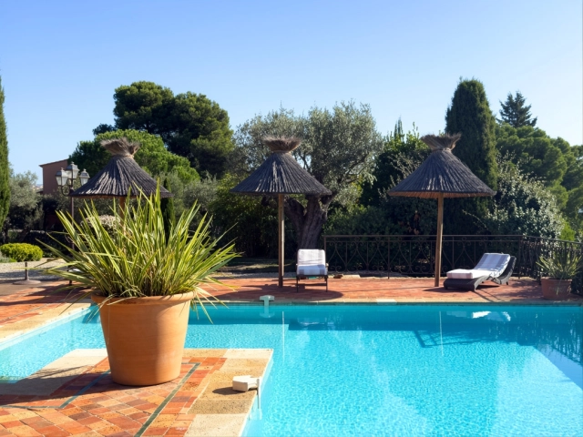 10 Bedroom(s) - 10 Bathroom(s) - 6,882m² land for sale in Var, Provence-Alpes-Côte-d\'Azur, France - FrenchPropertyPortal.com Provence Coast (Cassis to Cavalaire) for sale for 2,980,000€ in Var, Provence-Alpes-Côte-d\'Azur