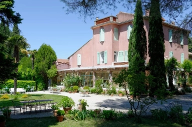 7 Bedroom(s) - 7 Bathroom(s) - 30,000m² land for sale in Bouches-du-Rhône, Provence-Alpes-Côte-d'Azur, France - FrenchPropertyPortal.com Alpilles (Saint Remy, Maussane, Arles) for sale for 1,350,000€ in Bouches-du-Rhône, Provence-Alpes-Côte-d'Azur