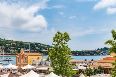 Villefranche, Cap Ferrat Area for sale for 990,000&euro; in Alpes-Maritimes, Provence-Alpes-Côte-d'Azur