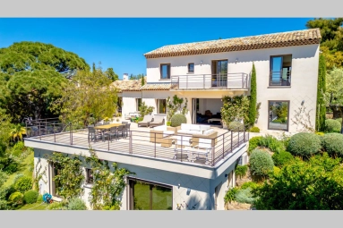 5 Bedroom(s) - 4 Bathroom(s) - 1,910m² land for sale in Var, Provence-Alpes-Côte-d\'Azur, France - FrenchPropertyPortal.com St Raphaël, Ste Maxime Area for sale for 3,300,000€ in Var, Provence-Alpes-Côte-d\'Azur