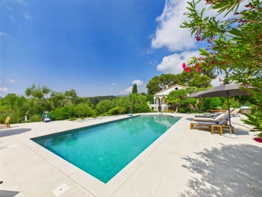 9 Bedroom(s) - 4 Bathroom(s) - 3,590m² land for sale in Alpes-Maritimes, Provence-Alpes-Côte-d'Azur, France - FrenchPropertyPortal.com Mougins, Valbonne, Grasse Area for sale for 2,890,000€ in Alpes-Maritimes, Provence-Alpes-Côte-d'Azur