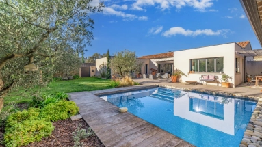 Alpilles (Saint Remy, Maussane, Arles) for sale for 1,099,000&euro; in Bouches-du-Rhône, Provence-Alpes-Côte-d'Azur