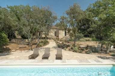 3 Bedroom(s) - 3 Bathroom(s) - 2,262m² land for sale in Vaucluse, Provence-Alpes-Côte-d\'Azur, France - FrenchPropertyPortal.com The Luberon / Vaucluse for sale for 1,390,000€ in Vaucluse, Provence-Alpes-Côte-d\'Azur