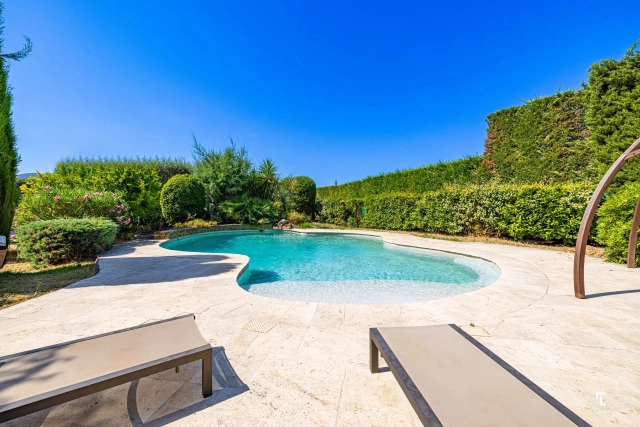 4 Bedroom(s) - 2 Bathroom(s) - 2,000m² land for sale in Bouches-du-Rhône, Provence-Alpes-Côte-d'Azur, France - FrenchPropertyPortal.com Marseille & Cote Bleu for sale for 910,000€ in Bouches-du-Rhône, Provence-Alpes-Côte-d'Azur