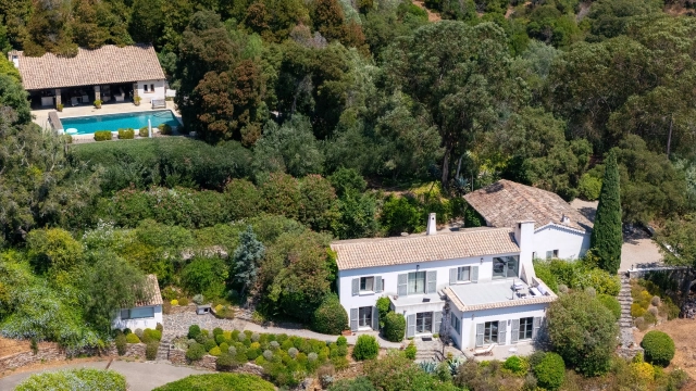 8 Bedroom(s) - 7 Bathroom(s) - 49,000m² land for sale in Var, Provence-Alpes-Côte-d\'Azur, France - FrenchPropertyPortal.com St. Tropez, Grimaud Area for sale for 5,750,000€ in Var, Provence-Alpes-Côte-d\'Azur