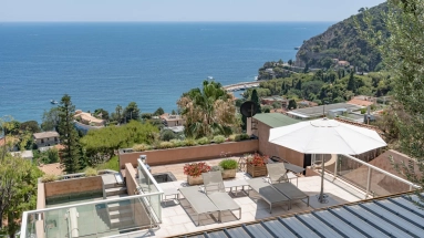4 Bedroom(s) - 2 Bathroom(s) - 600m² land for sale in Alpes-Maritimes, Provence-Alpes-Côte-d'Azur, France - FrenchPropertyPortal.com Villefranche, Cap Ferrat Area for sale for 2,800,000€ in Alpes-Maritimes, Provence-Alpes-Côte-d'Azur