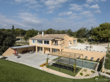 Avignon and North Provence for sale for 2,205,000&euro; in Drôme, Rhône-Alpes