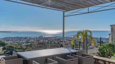 4 Bedroom(s) - 3 Bathroom(s) - 1,335m² land for sale in Alpes-Maritimes, Provence-Alpes-Côte-d'Azur, France - FrenchPropertyPortal.com Antibes Area for sale for 2,250,000€ in Alpes-Maritimes, Provence-Alpes-Côte-d'Azur