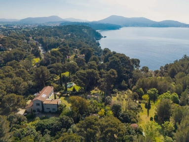 Provence Coast (Cassis to Cavalaire) for sale for 4,600,000&euro; in Var, Provence-Alpes-Côte-d\'Azur