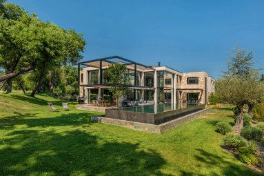 5 Bedroom(s) - 5 Bathroom(s) - 2,070m² land for sale in Alpes-Maritimes, Provence-Alpes-Côte-d'Azur, France - FrenchPropertyPortal.com Mougins, Valbonne, Grasse Area for sale for 3,750,000€ in Alpes-Maritimes, Provence-Alpes-Côte-d'Azur