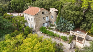 9 Bedroom(s) - 12 Bathroom(s) - 7,134m² land for sale in Drôme, Rhône-Alpes, France - FrenchPropertyPortal.com Avignon and North Provence for sale for 810,000€ in Drôme, Rhône-Alpes