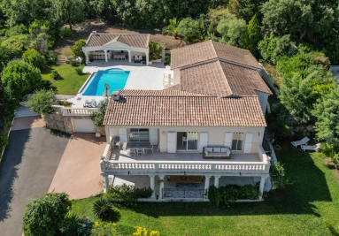6 Bedroom(s) - 5 Bathroom(s) - 2,555m² land for sale in Alpes-Maritimes, Provence-Alpes-Côte-d'Azur, France - FrenchPropertyPortal.com Antibes Area for sale for 2,280,000€ in Alpes-Maritimes, Provence-Alpes-Côte-d'Azur